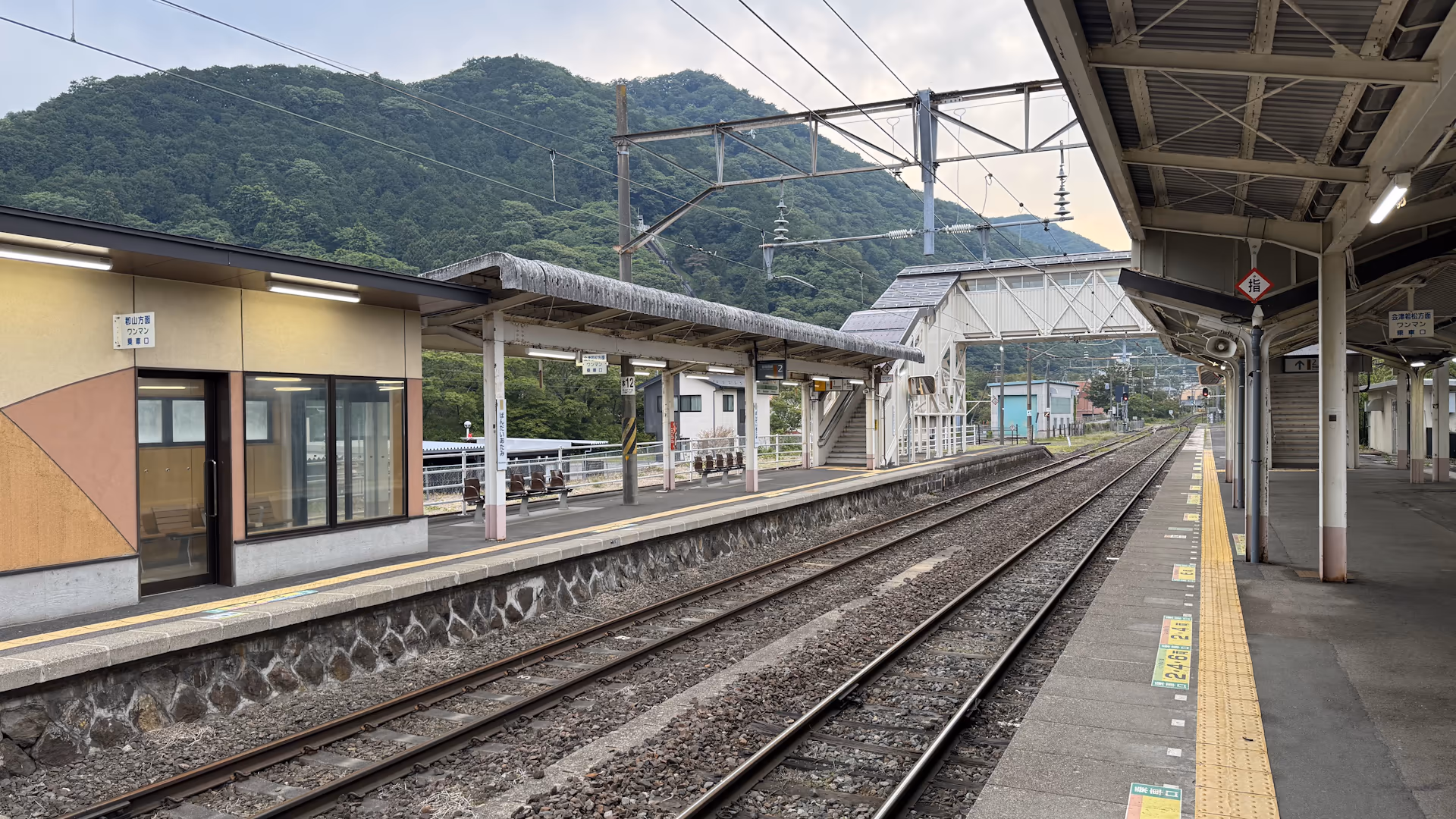 磐梯熱海駅 構内