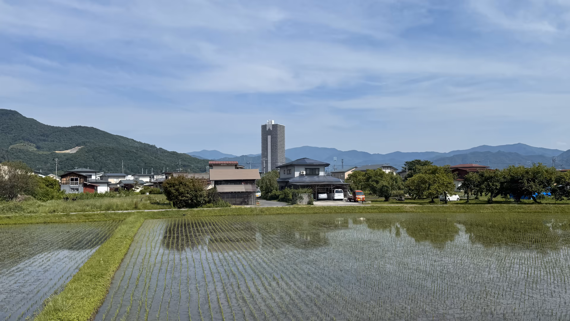 車窓から構想建造物
