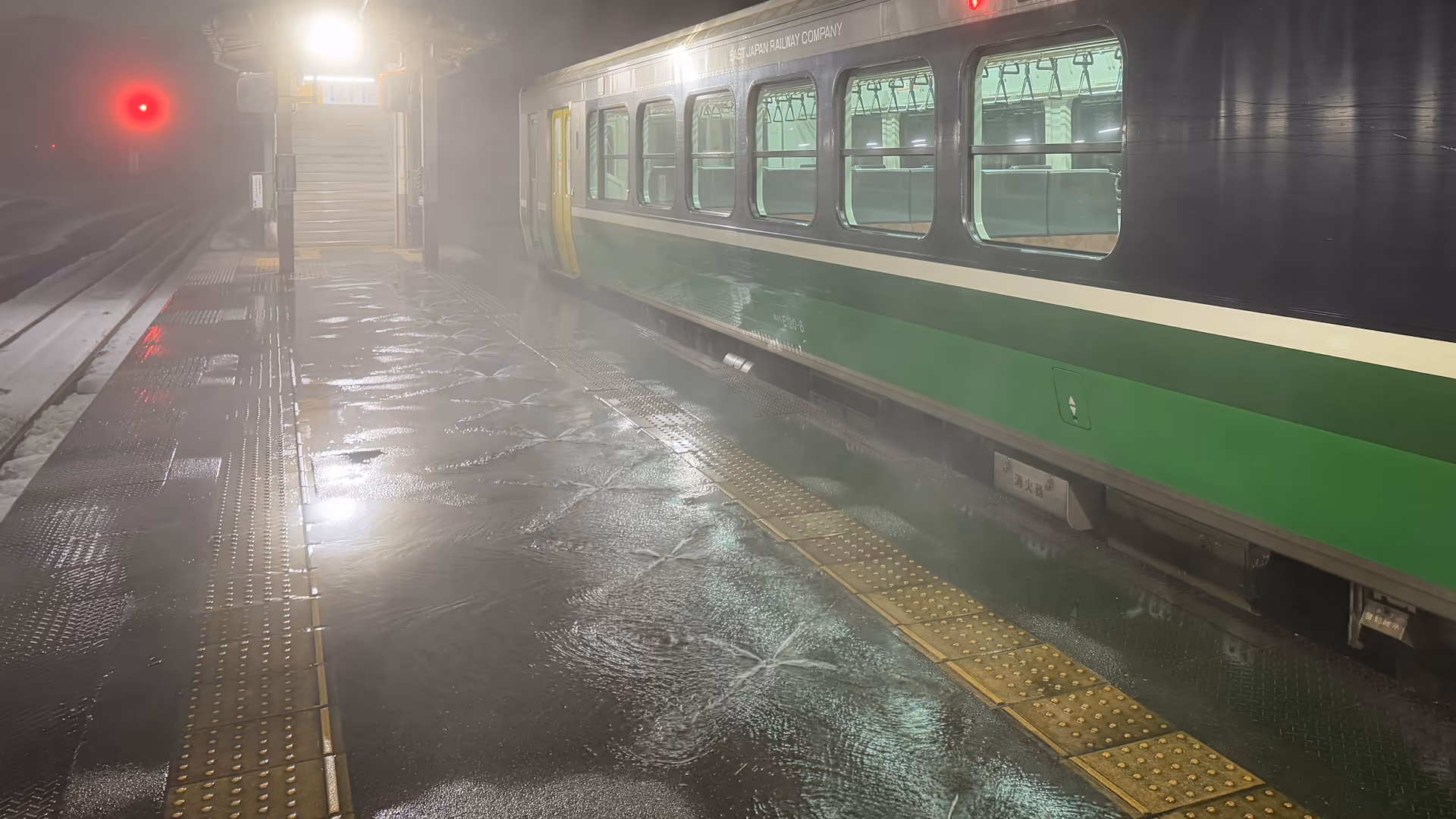 ホーム上のスプリンクラー